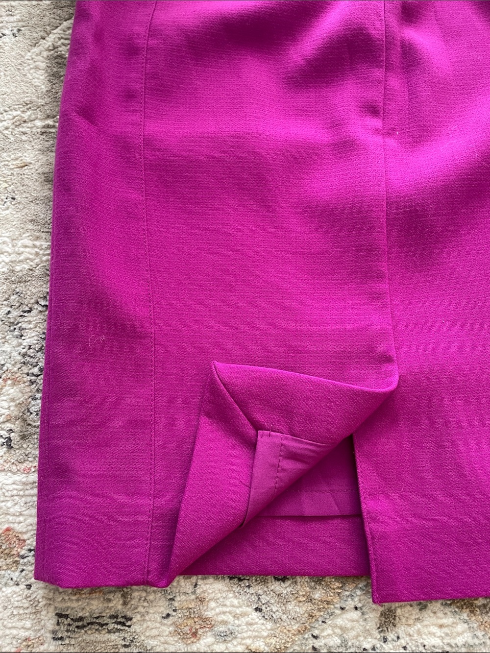 RARE The Limited Fuchsia Pencil Skirt - Picture 6 of 10